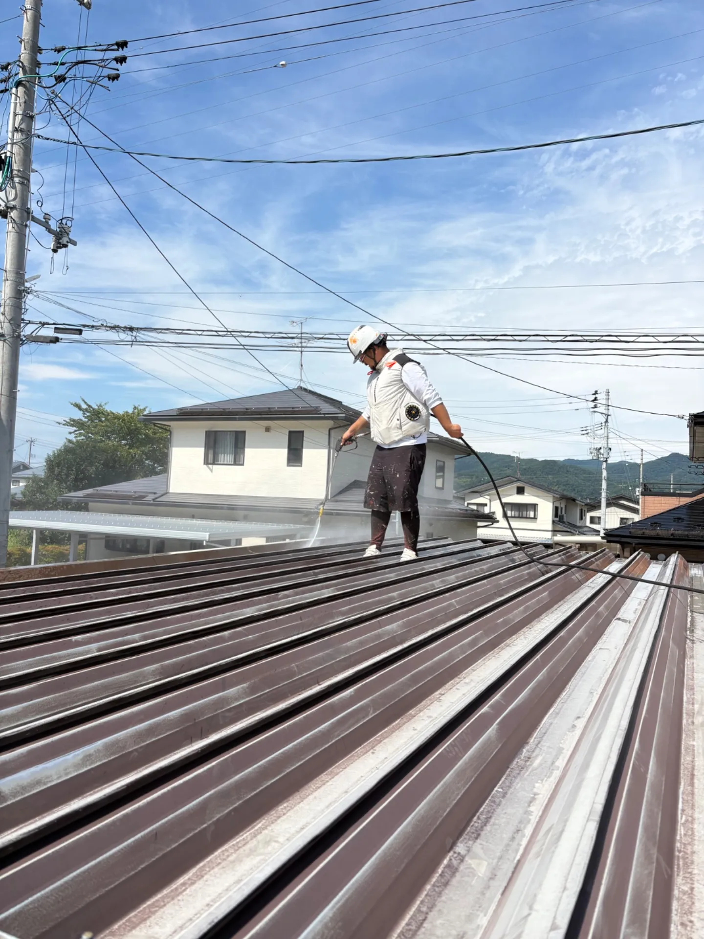 屋根塗装をプロフェッショナルに頼むなら山形県で失敗しない選び方と相場ガイド