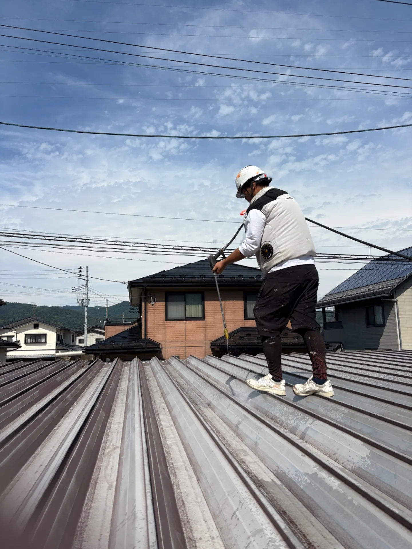 屋根塗装とDIYで費用を抑えるために知るべき山形県の現実的判断ポイント